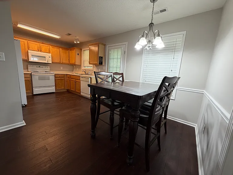 10 Walton Woods Ct — Photo 10
