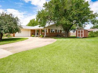 33 Highland Dr, Perry, OK 73077