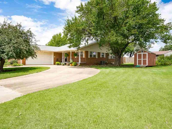 33 Highland Dr, Perry, OK 73077