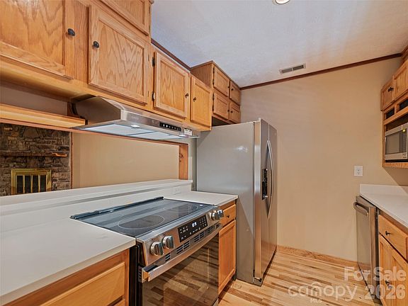 3rd image of 36 Mulberry Ln