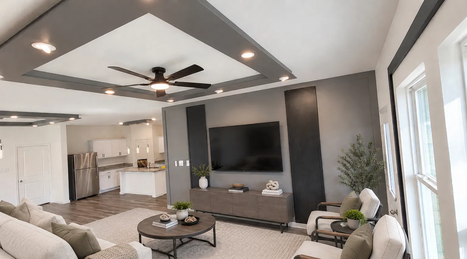 5 bed, 2776 sqft, $2,745 — Photo 1