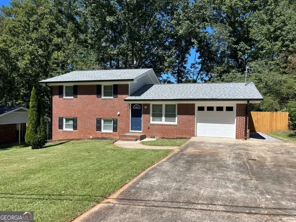 988 Tamarack Trl, Forest Park, GA 30297