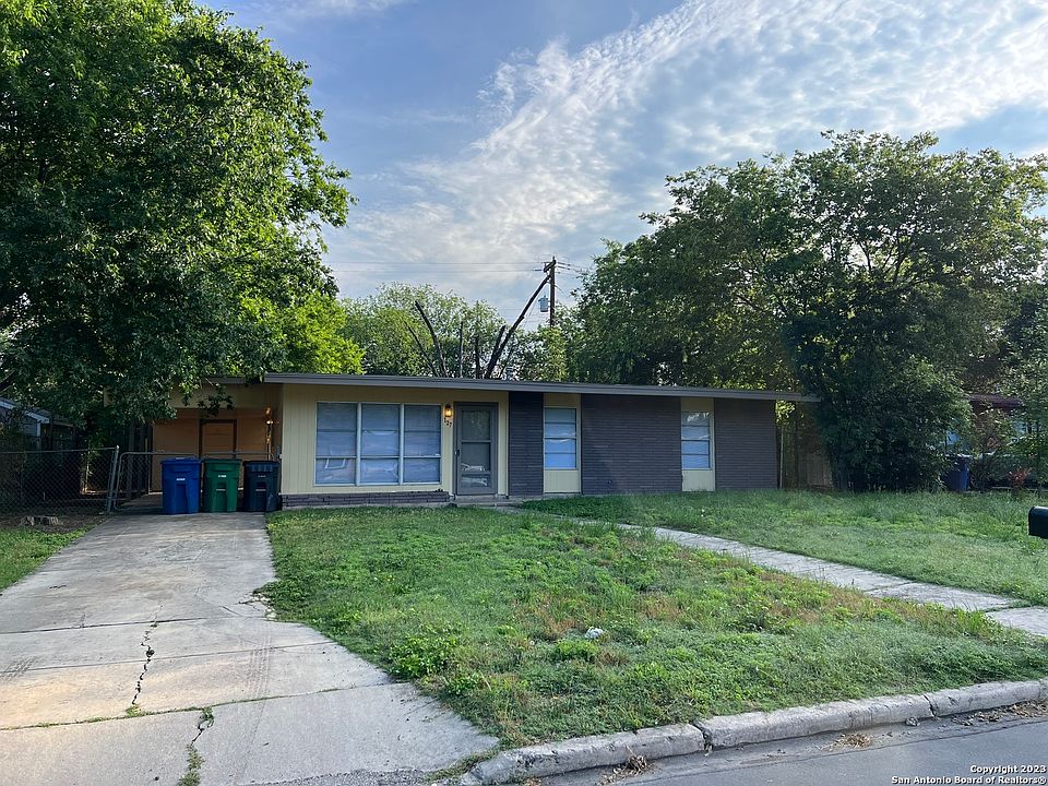 1st image of 127 ASHLAND DR