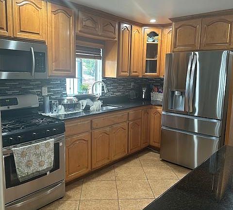 3rd image of 3369 Tenaya Ave