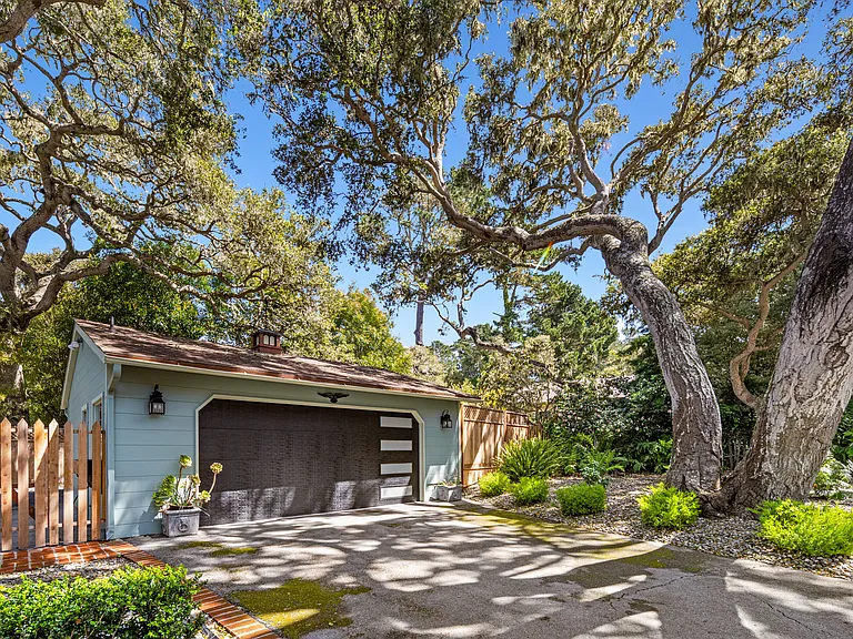 1087 Lariat Ln — Photo 27