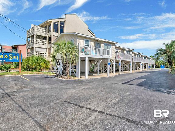 4th image of 1138 W Beach Blvd #4