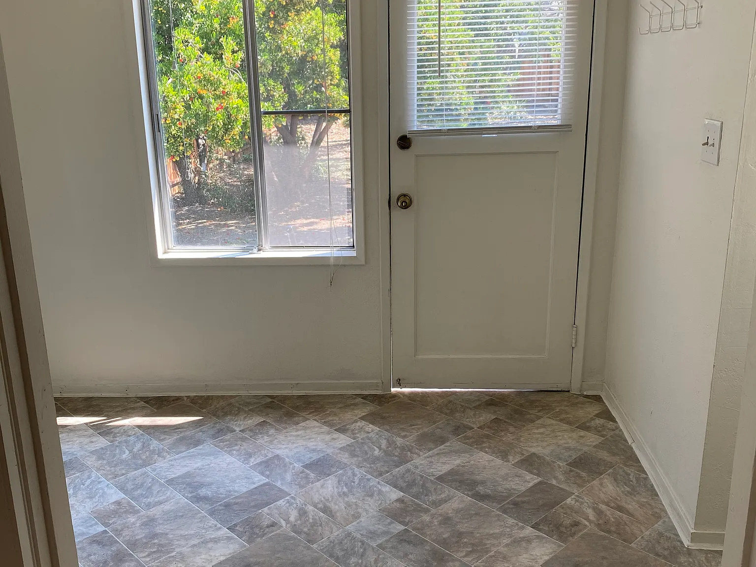 2 bed, 1200 sqft, $6,250 — Photo 4
