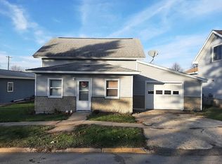 303 W South St, Calmar, IA 52132