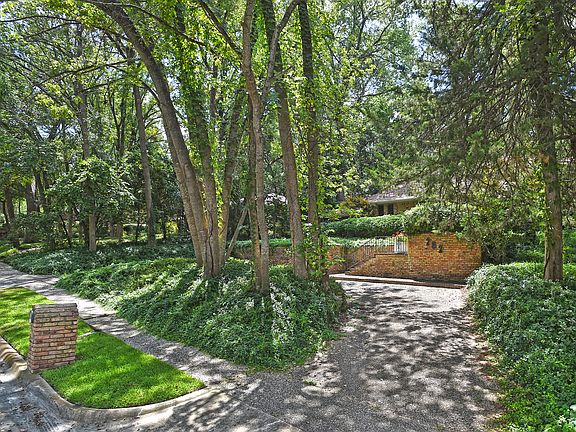 4th image of 282 Creekwood Dr