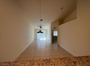 3022 SE Santa Barbara Pl, Cape Coral, FL 33904