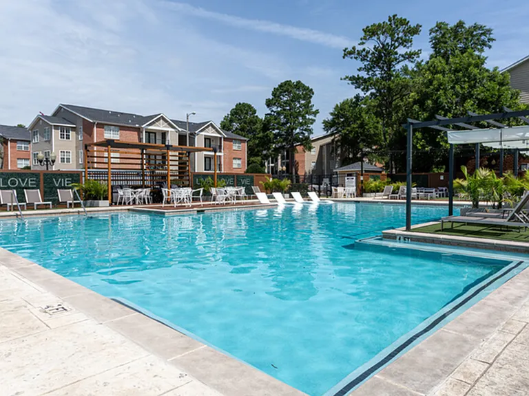 2 Luxurious Pools | Vie at University Downs