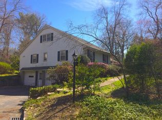 2 Brookview Ct, Ho Ho Kus, NJ 07423