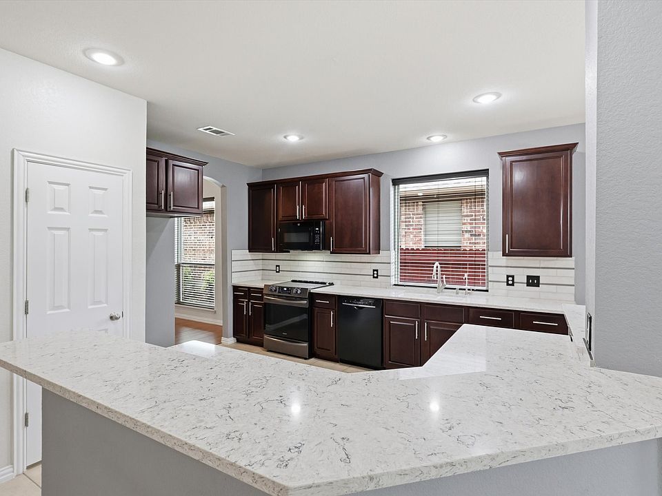 1st image of 217 Cox Dr