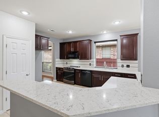 217 Cox Dr, Fate, TX 75087