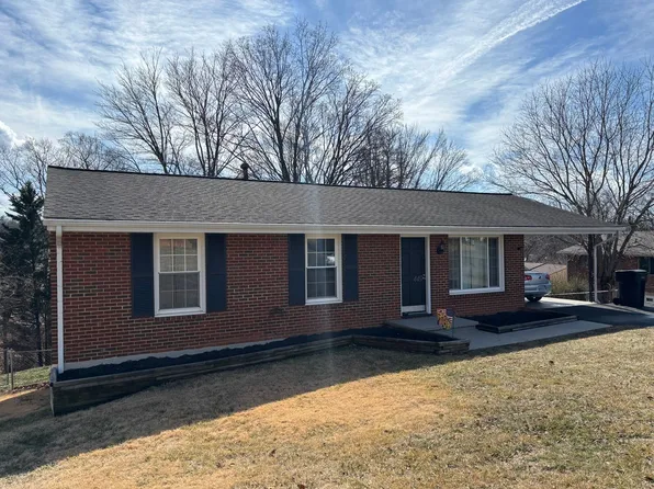 449 Missimer Ln, Vinton, VA 24179