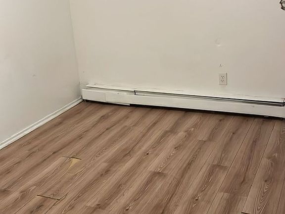 4th image of 3265 E 143rd St #105