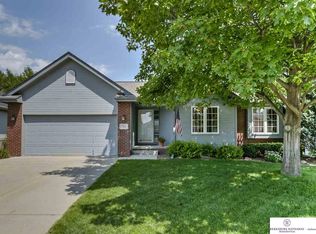 7113 S 158th St, Omaha, NE 68136