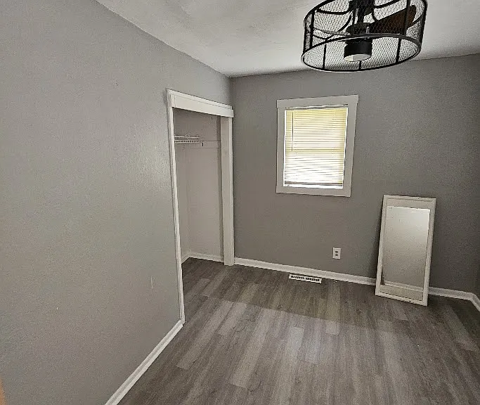 4004 Oakley Ave — Photo 5