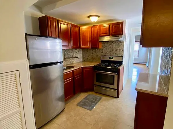 736a Union Street image 1 of 13