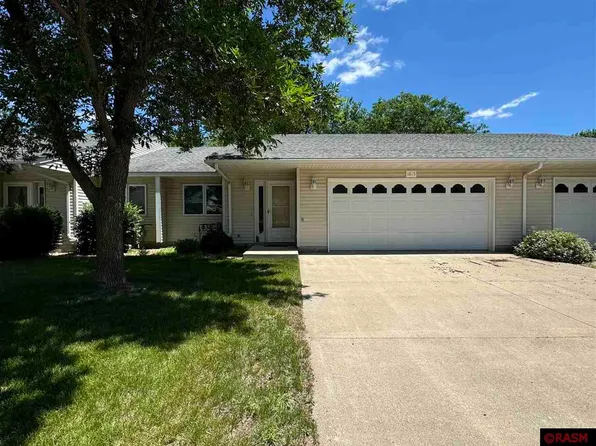 1815 W Welco Dr, Saint Peter, MN 56082