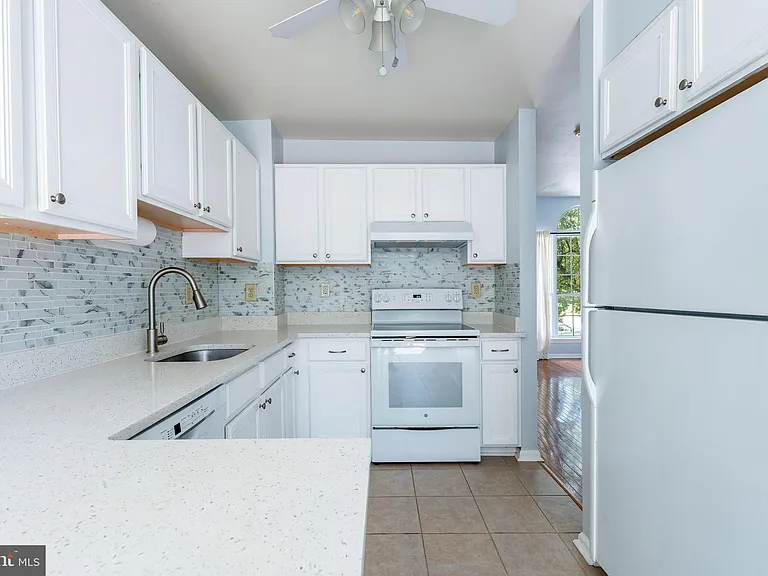 307 Thyme Ln — Photo 6