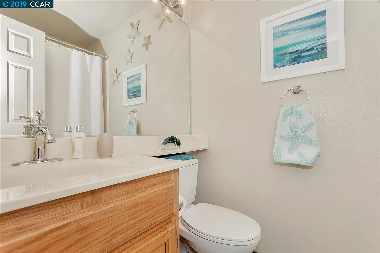 2 bed, 2.0 bath, 1285 sqft, $3,400 — Photo 2