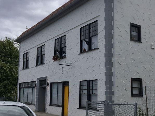 306 W 1st St #2