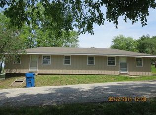2032 NW 51st St, Northmoor, MO 64151