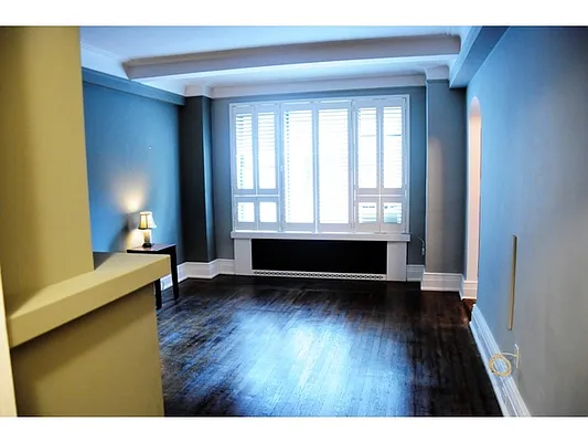 Sold by Aclawrence | media 30