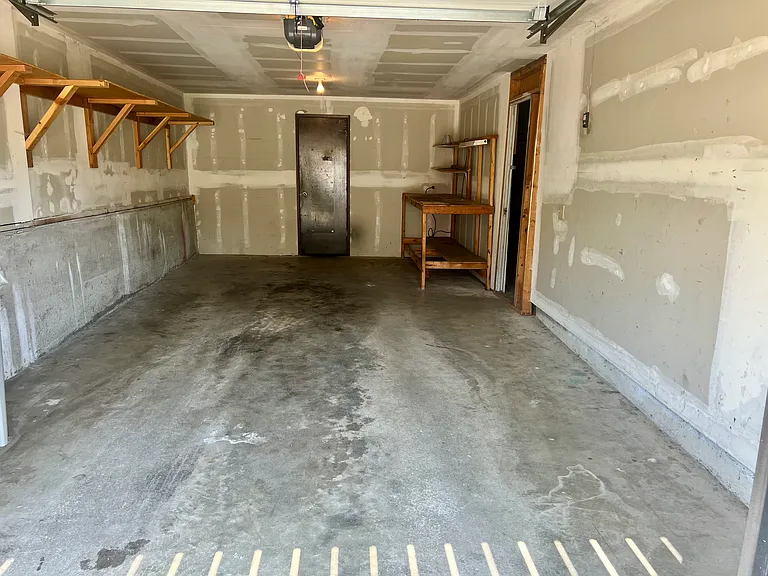 132 NW Larry St — Photo 10