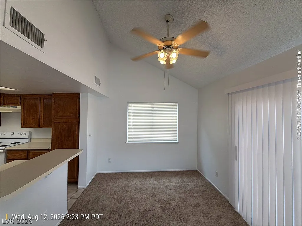 2 bed, 2.5 bath, 1276 sqft, $1,701 — Photo 3
