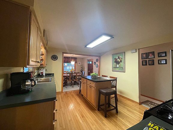 2nd image of 5098 Clarice Dr