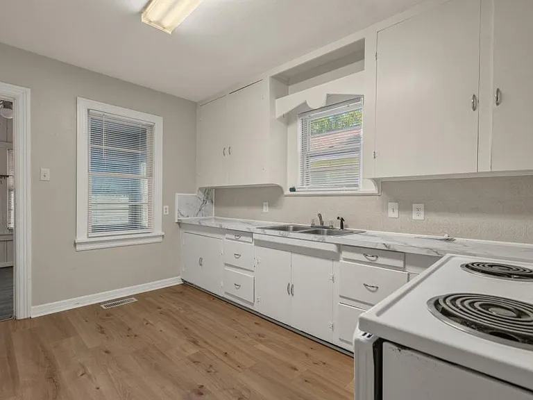 102 Chitwood St — Photo 11