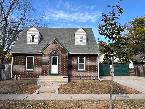 410 7th St NW, Mason City, IA 50401