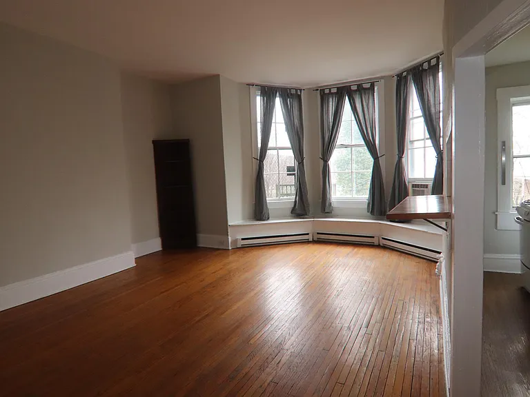 1614 Bolton St #3 — Photo 2