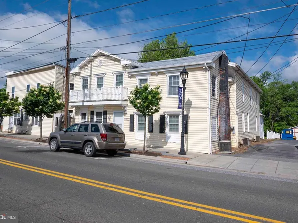 9457 S Congress St, New Market, VA 22844