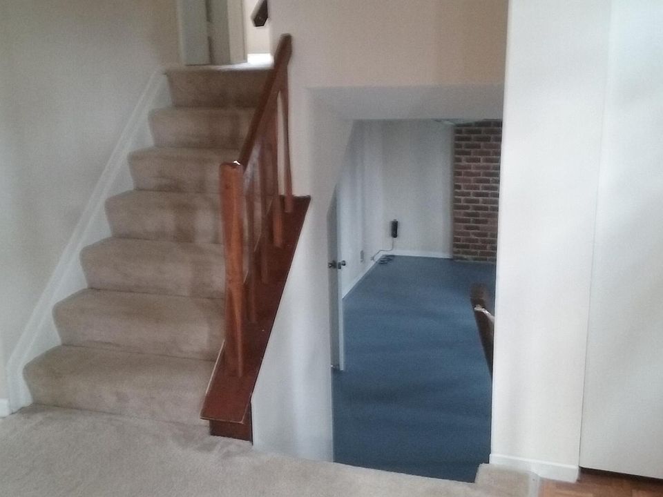 2nd image of 9117 Ridgewood Dr