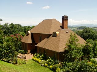 2101 Millbrook Dr, Johnson City, TN 37604