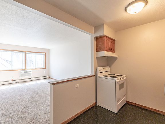 2nd image of 3636 Minnehaha Ave #14