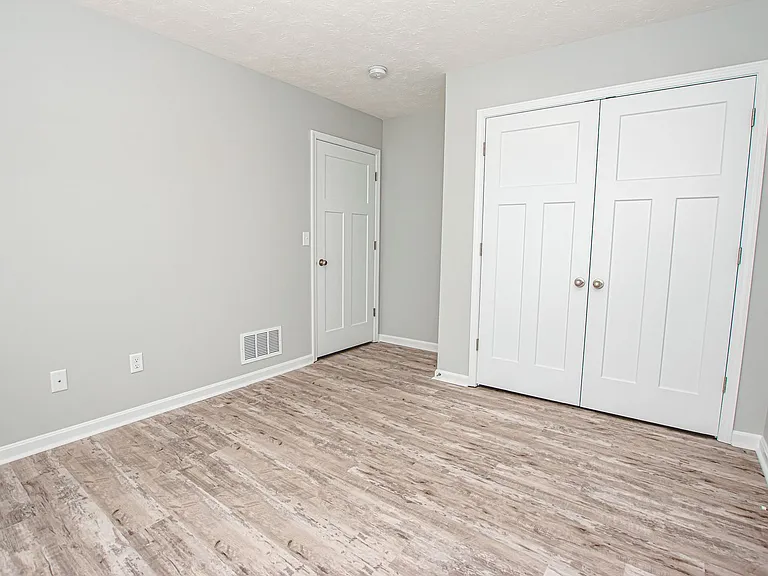 500 Eagle Pointe Dr — Photo 8