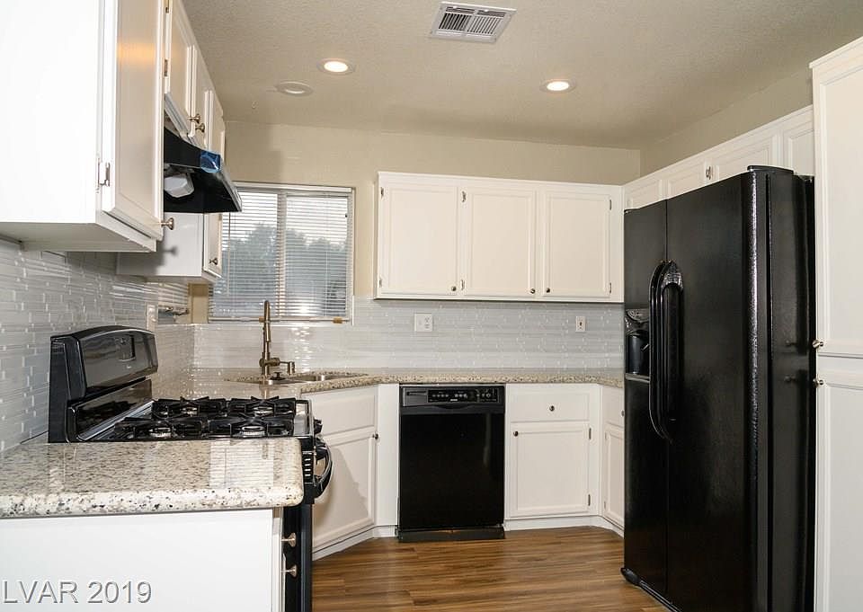 1st image of 3744 Leatherwood Cir