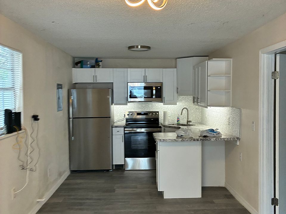 1st image of 1135 5th St NE #113