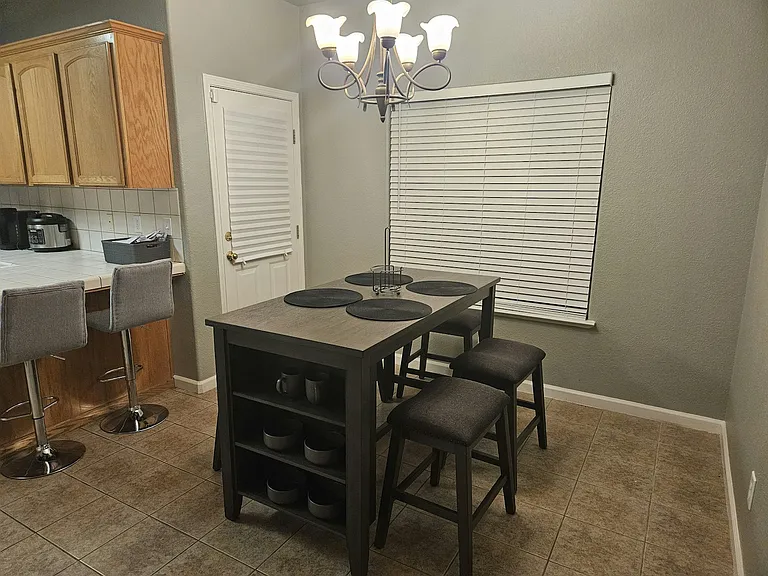 1595 Ronnie Ct — Photo 6