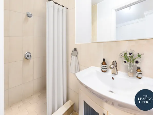 450 West 46th Street image 6 of 6