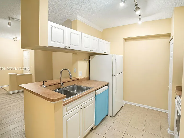 17150 N Bay Rd #2122 — Photo 13