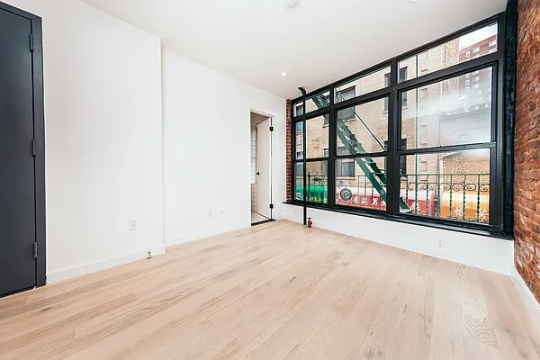 Rented by HCRE | media 2