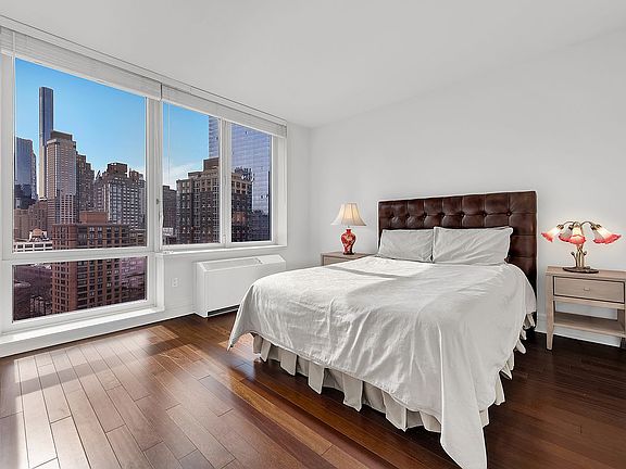 4th image of 60 Riverside Blvd APT 1806