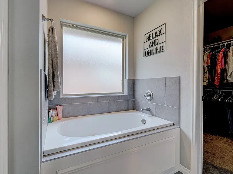 8212 NW 160th Ter — Photo 21