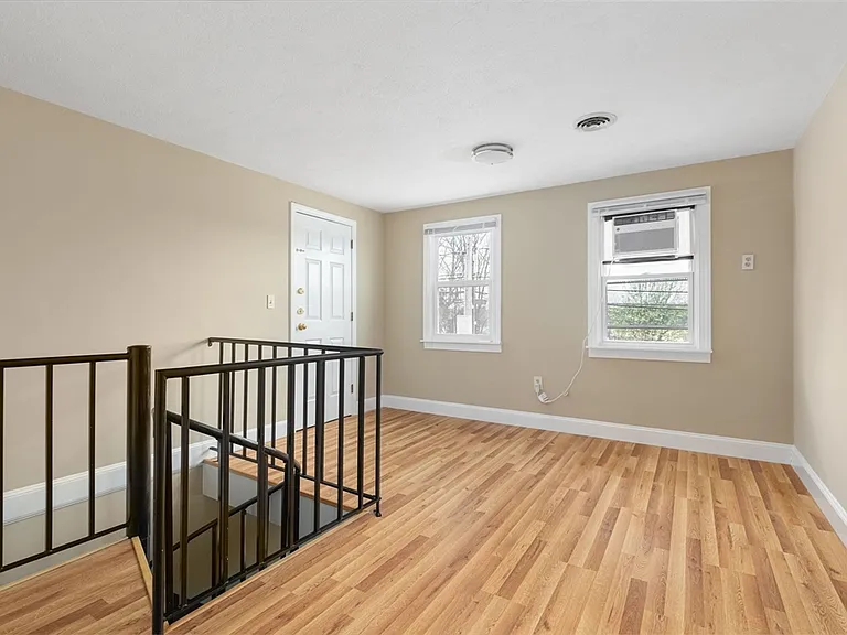 1932 Washington St #1932 — Photo 5