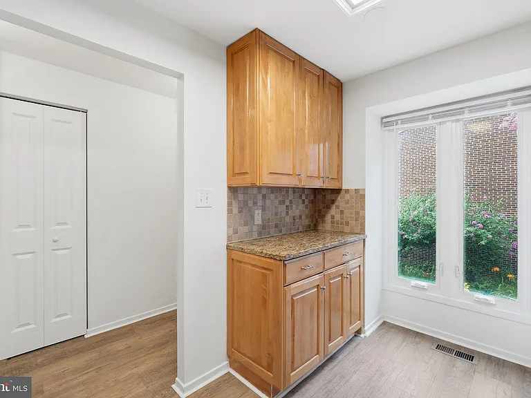 975 S Taylor St — Photo 13